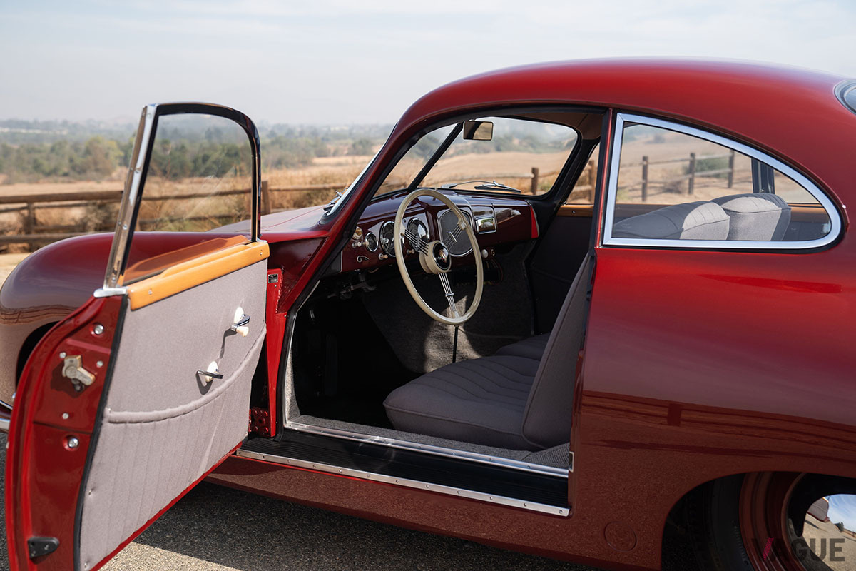およそ3400万円で落札されたポルシェ「356クーペbyロイター」（C）2020 Courtesy of RM Sotheby's