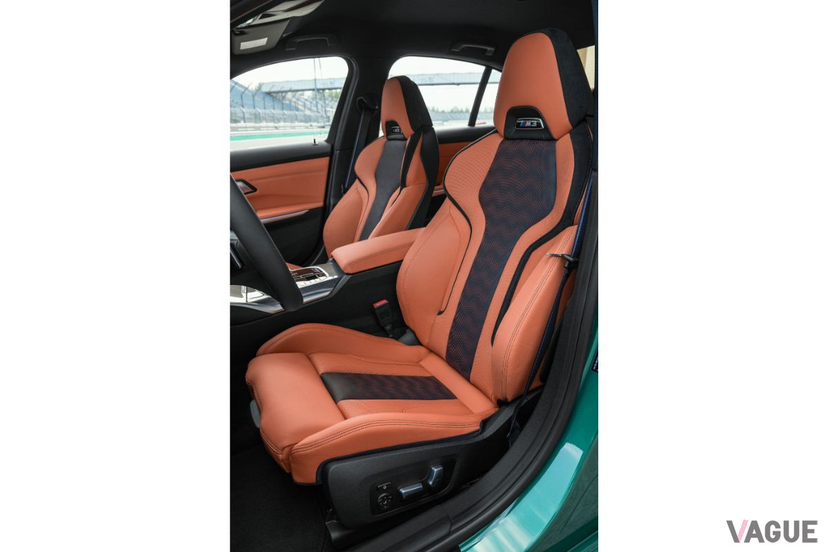 BMW新型「M3セダン」のフロントシート