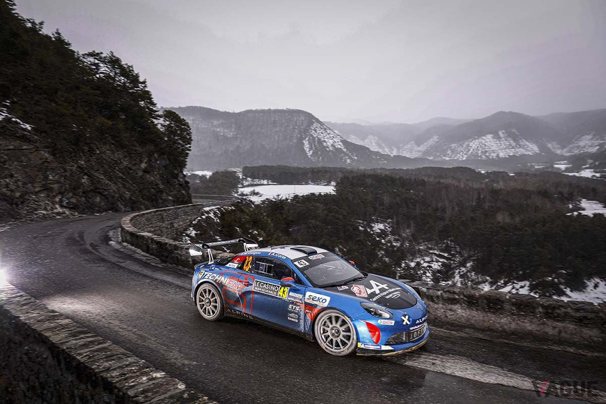 クラス優勝を果たしたマヌ・ギグー選手／アレクサンドル・コリア選手組（#43）のアルピーヌ「A110ラリー」の走り