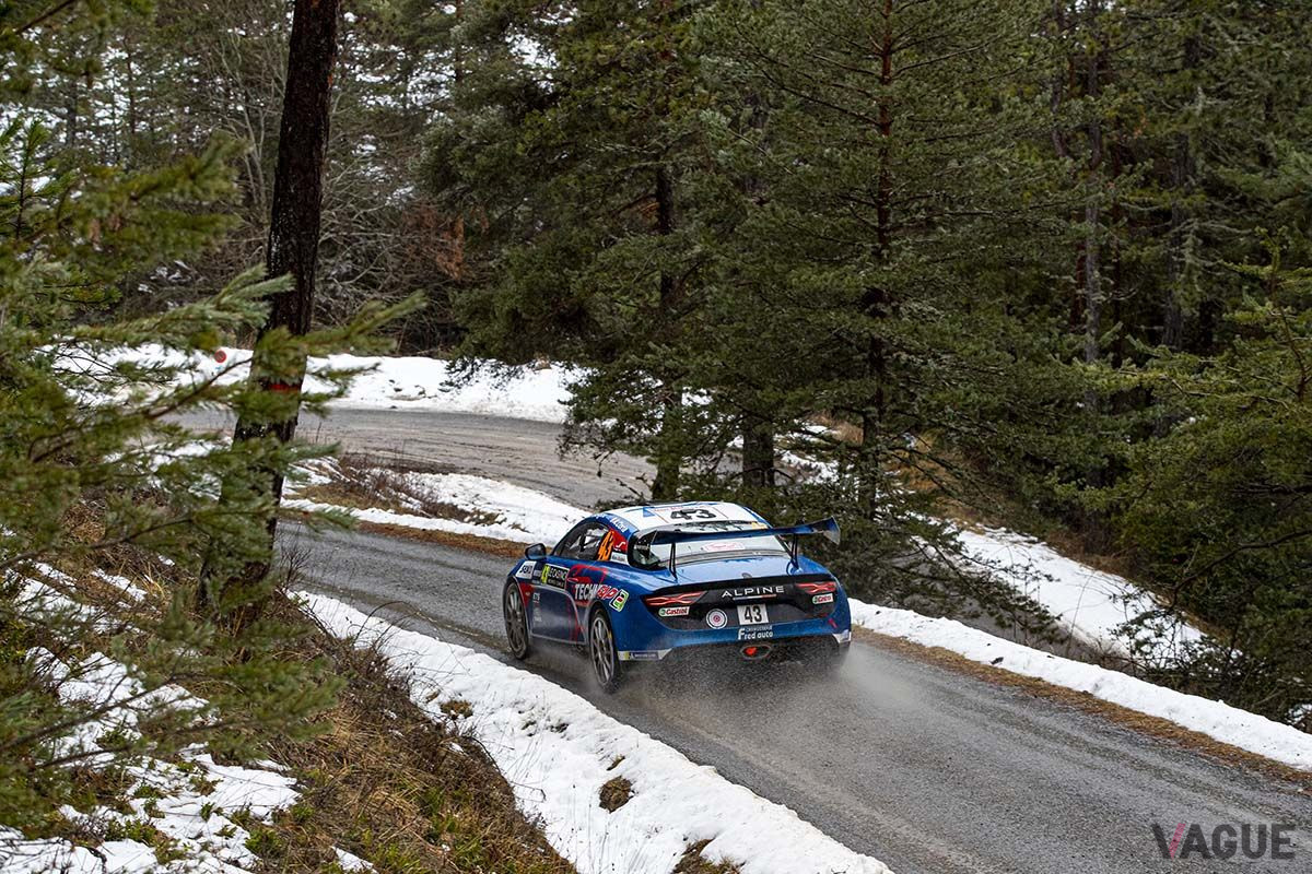 クラス優勝を果たしたマヌ・ギグー選手／アレクサンドル・コリア選手組（#43）のアルピーヌ「A110ラリー」の走り