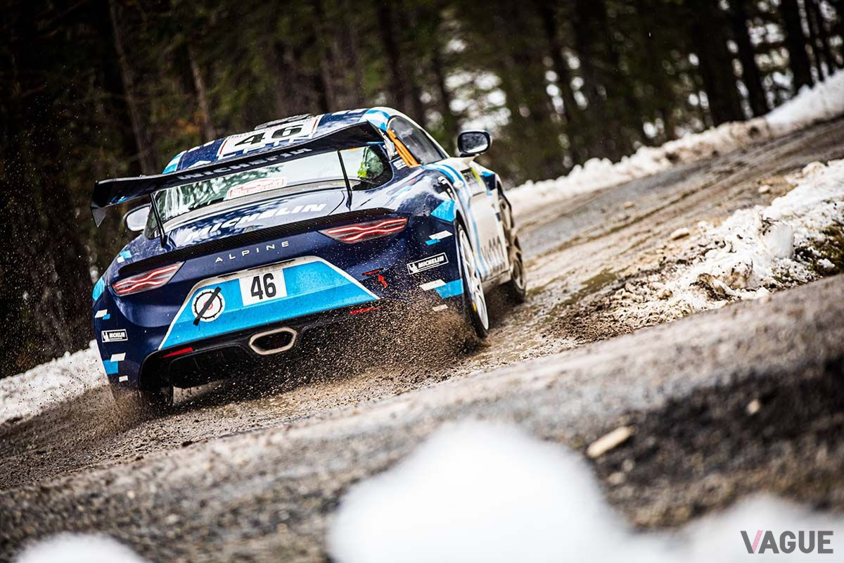 クラス優勝を果たしたマヌ・ギグー選手／アレクサンドル・コリア選手組（#43）のアルピーヌ「A110ラリー」の走り