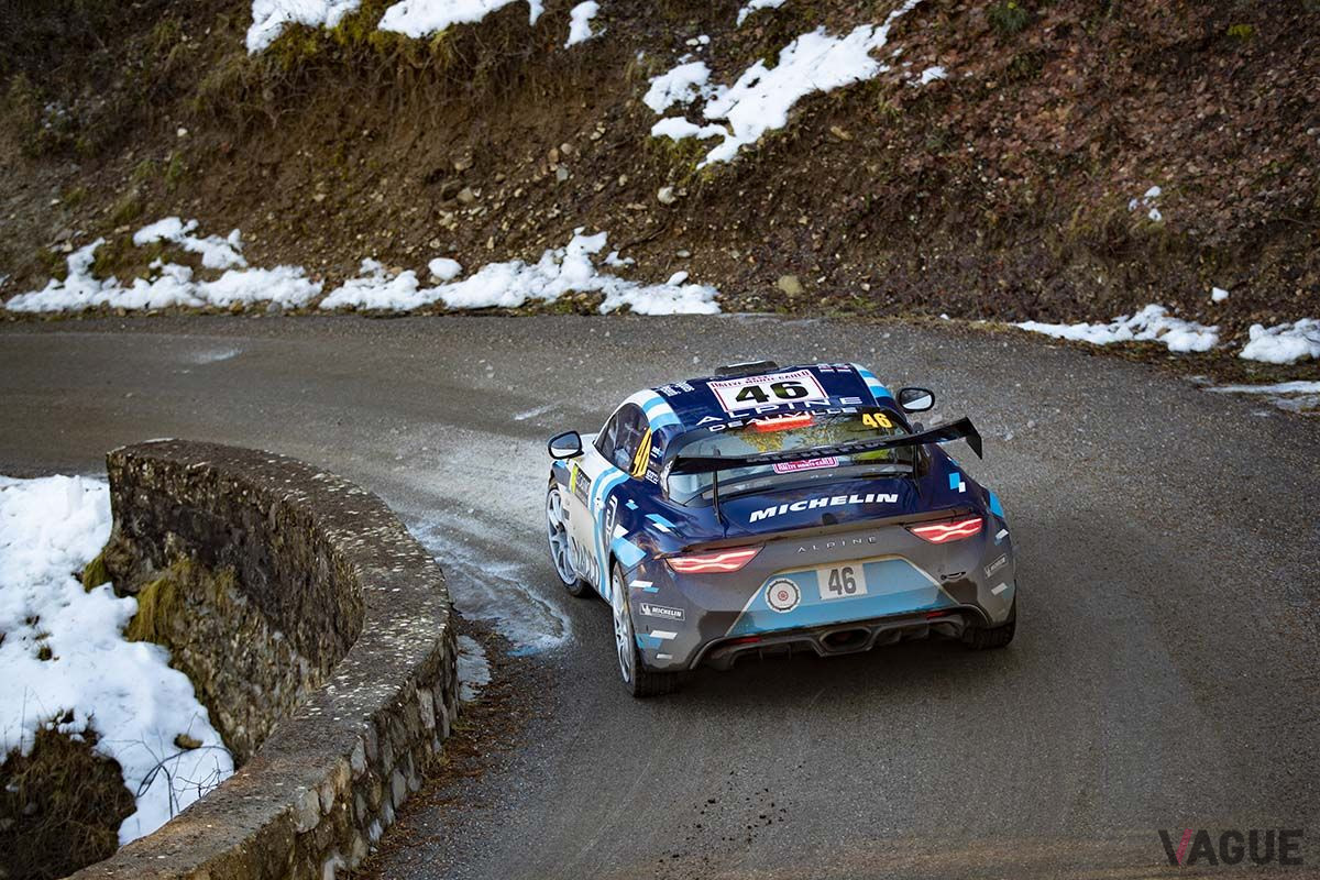 クラス優勝を果たしたマヌ・ギグー選手／アレクサンドル・コリア選手組（#43）のアルピーヌ「A110ラリー」の走り