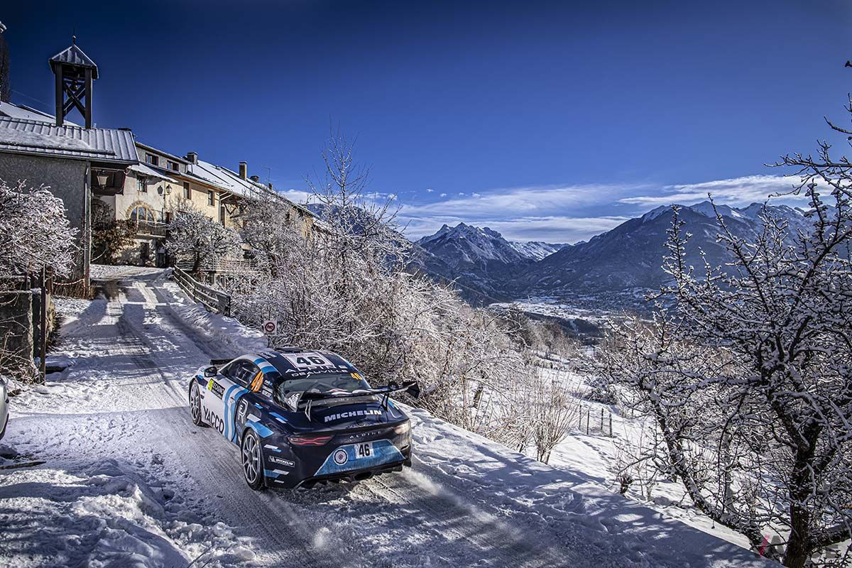 WRC第1戦ラリー・モンテカルロに参戦したピエール・リーグ選手／ジュリアン・ペセンティ選手組（#46）のアルピーヌ「A110ラリー」の走り
