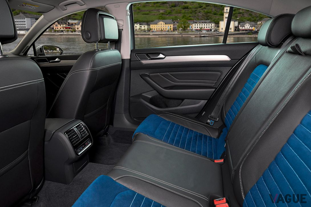 VW改良新型「パサート」のリアシート