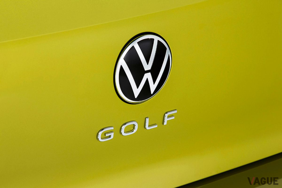 8代目VW新型「ゴルフ」のエンブレム