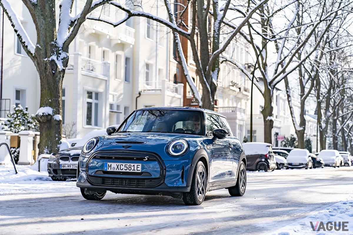 改良新型「ミニクーパーSE」の走り