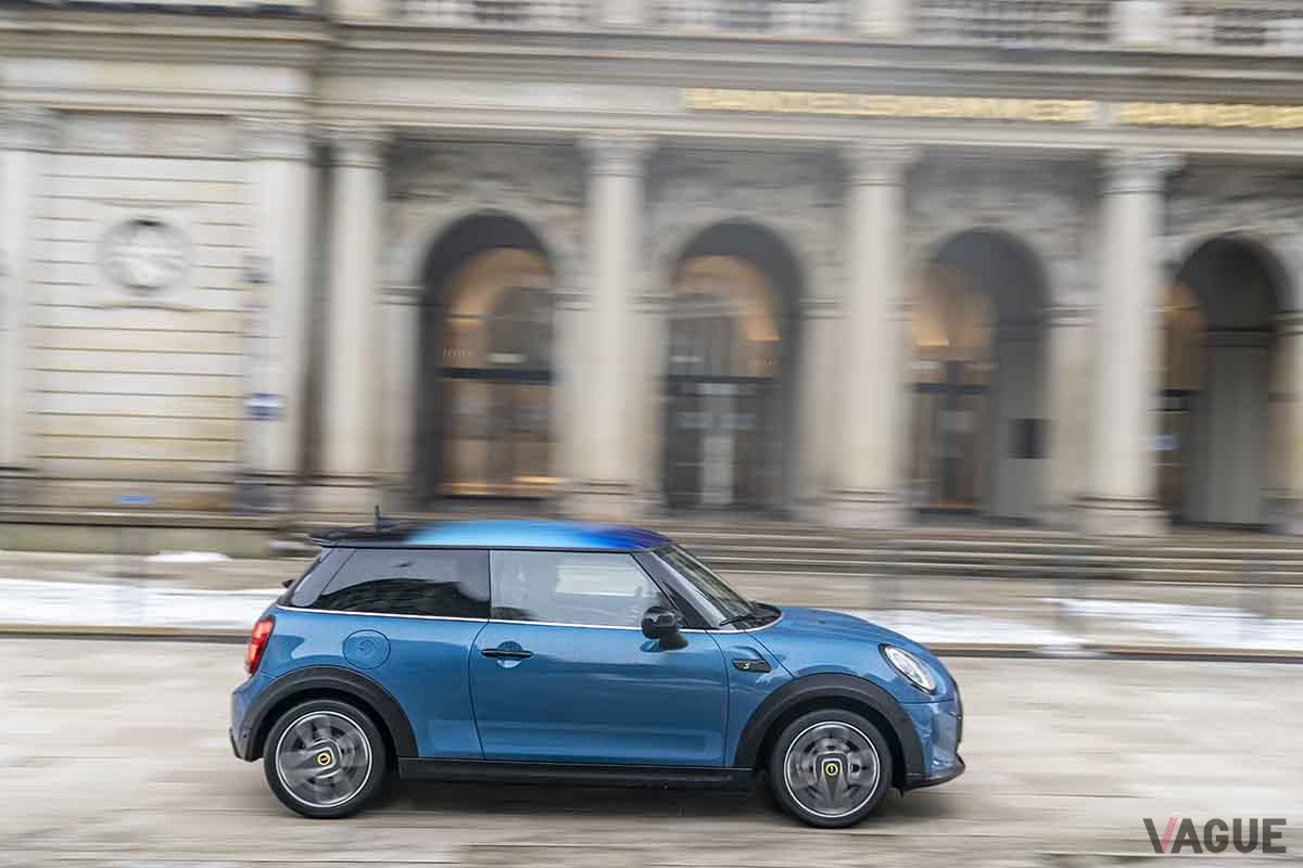 改良新型「ミニクーパーSE」の走り
