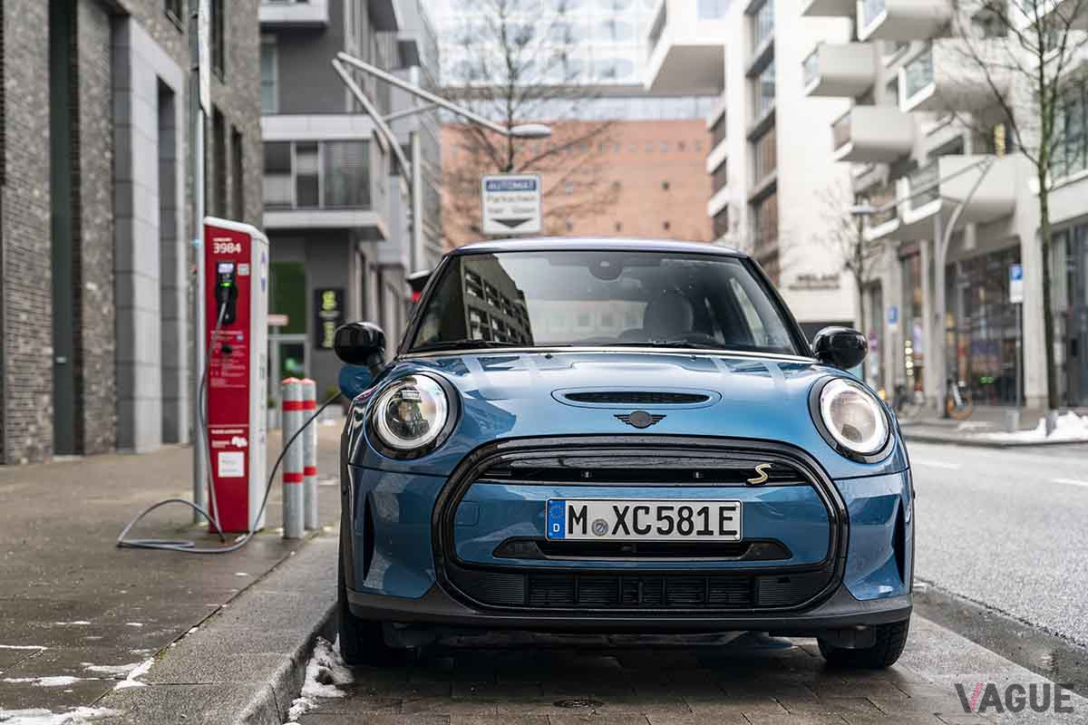 改良新型「ミニクーパーSE」の走り
