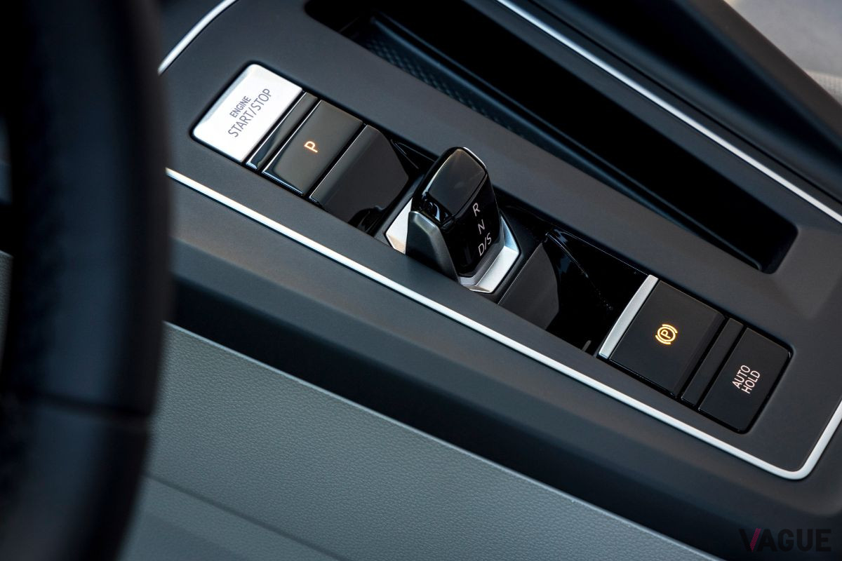 VW新型「ゴルフ」のシフトセレクター