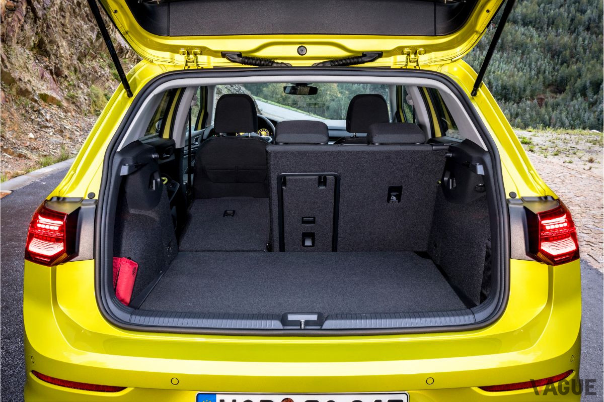 VW新型「ゴルフ」の荷室