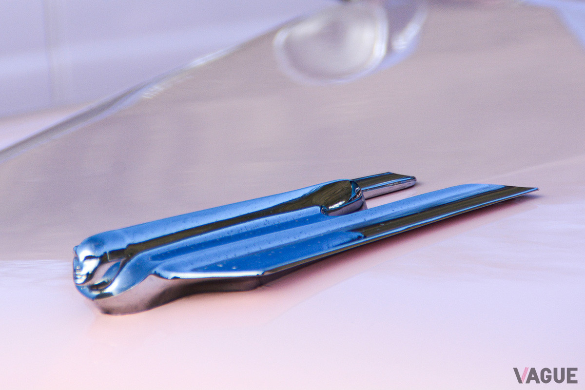 戦後型キャデラックの「フライングゴッデス」