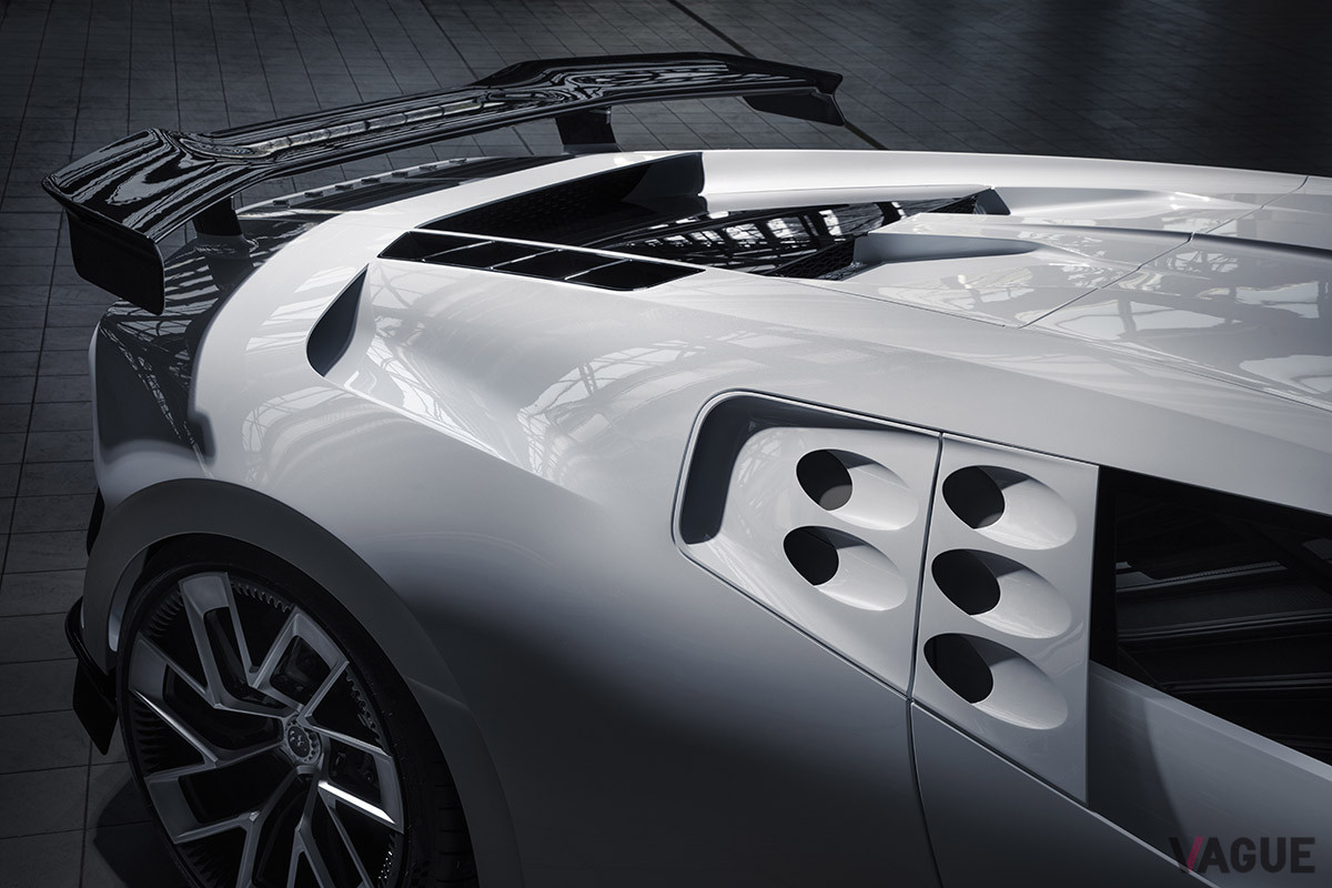 BUGATTI ブガッティシロンスーパースポーツ 正規ライセンス商品 カラー緑 予約] ルックスマート 1/43 ブガッティ ルックスマート 1/43  ブガッティ シロン ピュアスポーツ グリーン 完成品ミニカー LS520B, image size:1200x800