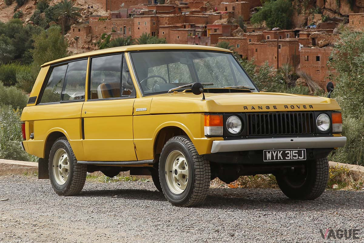 170psを発生させるローバー製3.9リッターV型8気筒エンジンを搭載。1992年モデルの当時の新車価格は825万円。2021年2月時点の中古市場では330万から650万円ほど（C）JAGUAR LAND ROVER