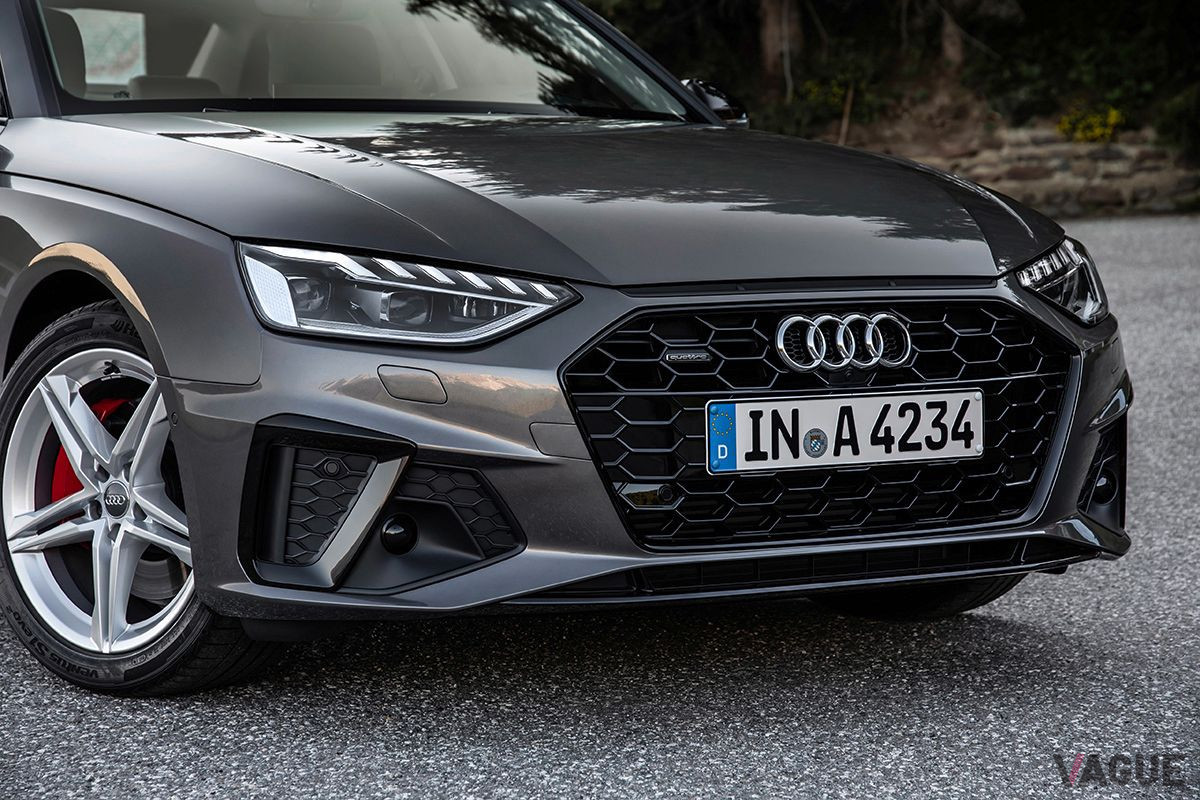 アウディ「A4セダン」