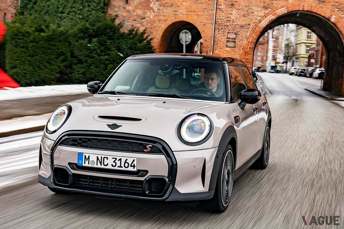 改良新型「MINI5ドア」の走り