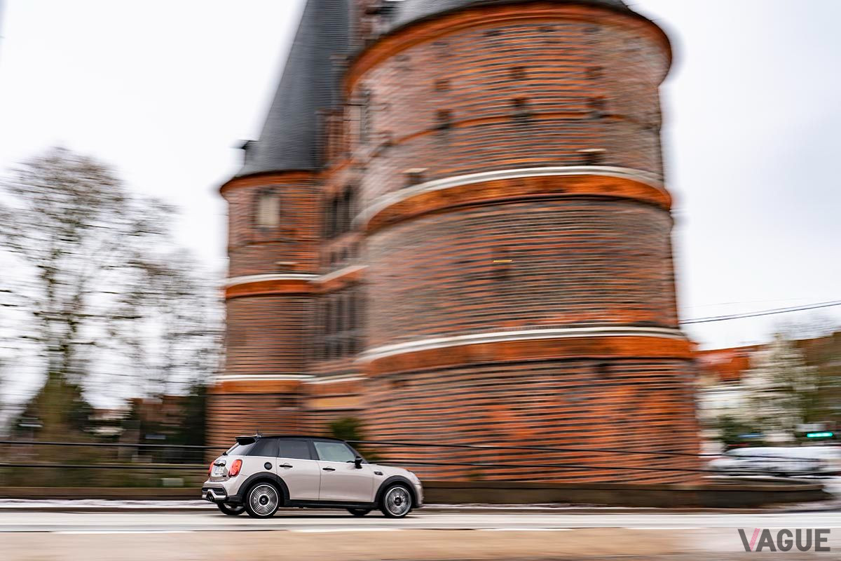 改良新型「MINI5ドア」の走り
