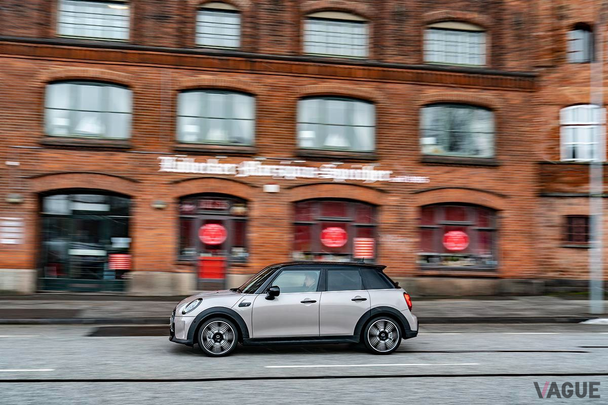 改良新型「MINI5ドア」の走り