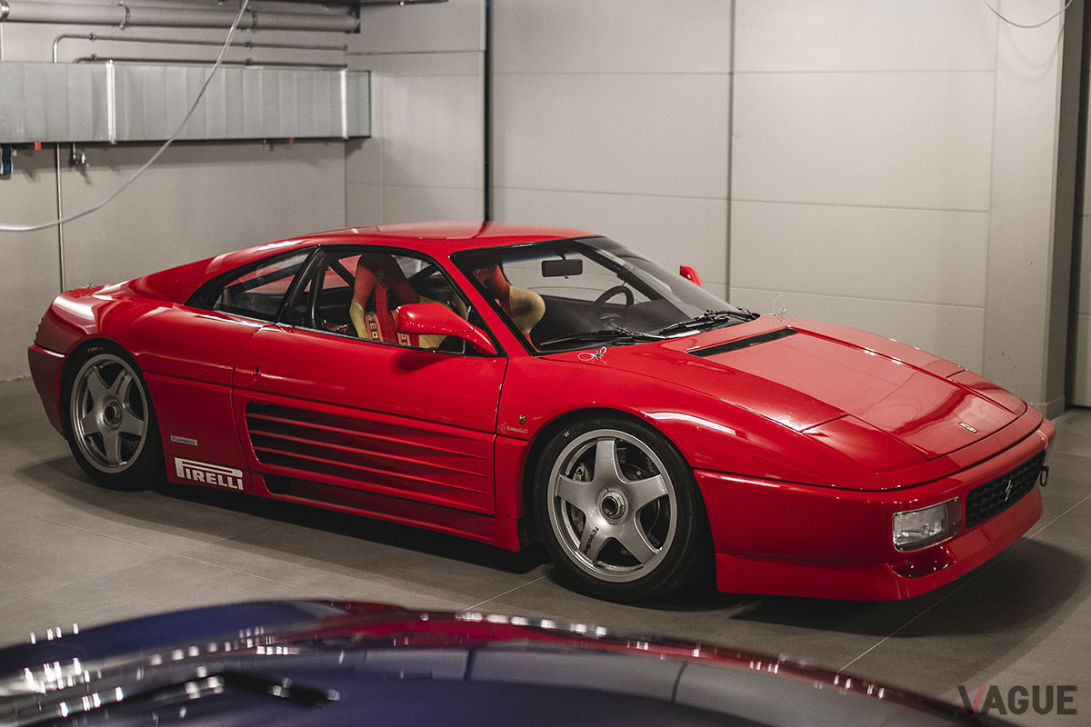 フェラーリ「348GTコンペティツィオーネ」のレース参戦用モデルは、ミケロットによって11台が製作されたといわれている（C）2021 Courtesy of RM Sotheby's