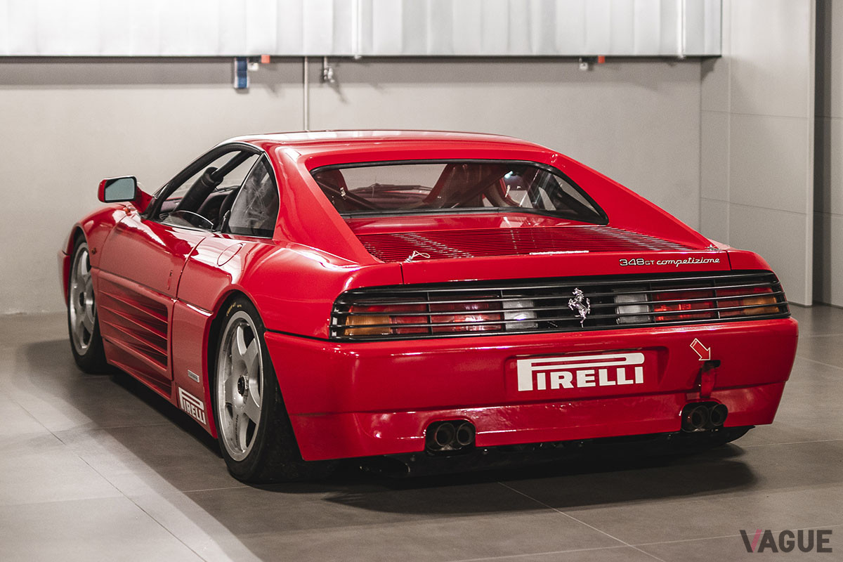 フェラーリ「348GTコンペティツィオーネ」のレース参戦用モデルは、ミケロットによって11台が製作されたといわれている（C）2021 Courtesy of RM Sotheby's