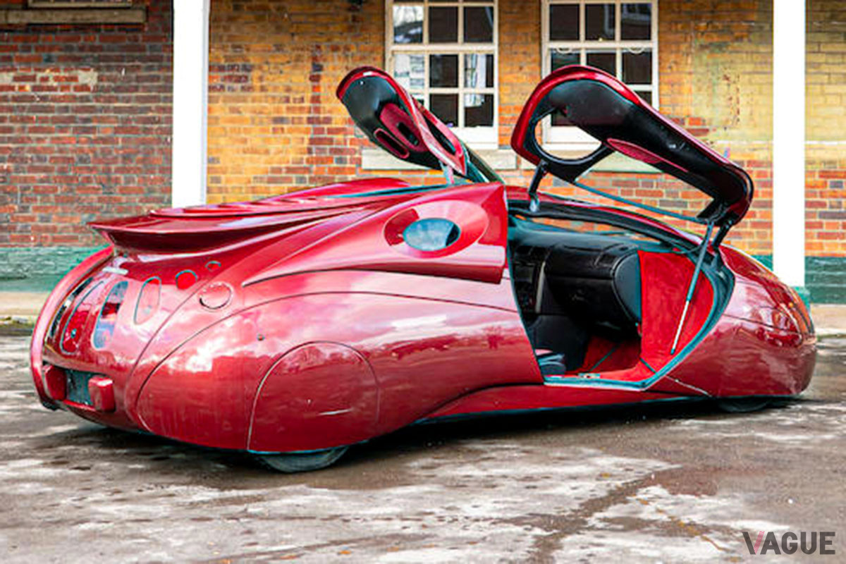 邦貨換算約120−180万円のエスティメートが付けられた「EXTRA TERRESTRIAL VEHICLE」（C）Bonhams 2001-2021