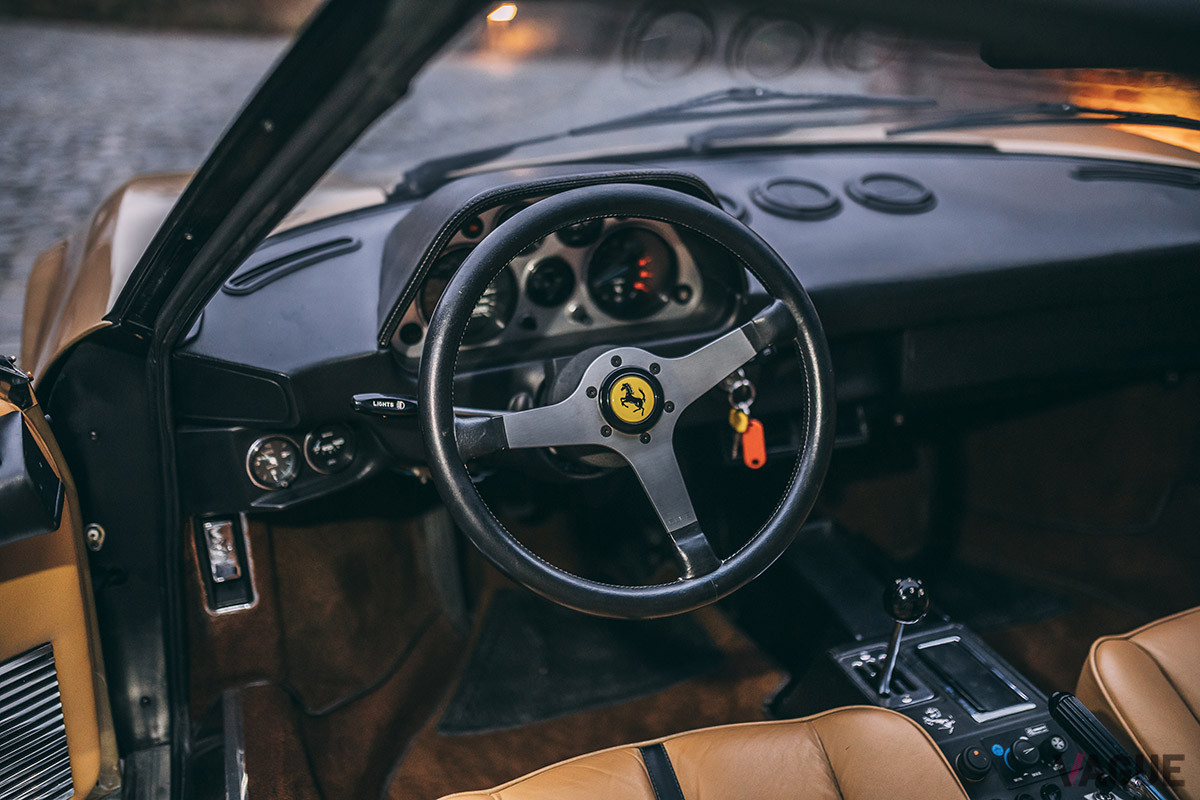 約1550万円で落札されたフェラーリ「308GTS」（C）2020 Courtesy of RM Sotheby's
