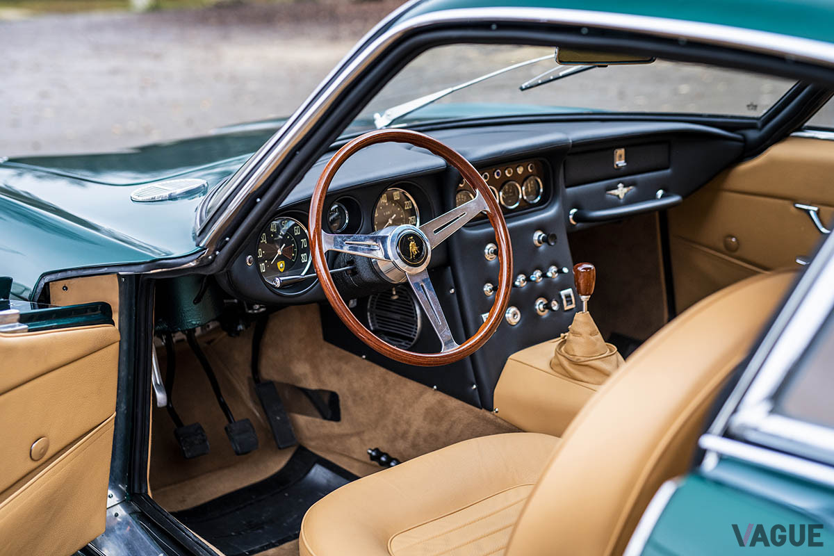 約6160万円で落札されたランボルギーニ「400GT 2+2」（C）2020 Courtesy of RM Sotheby's