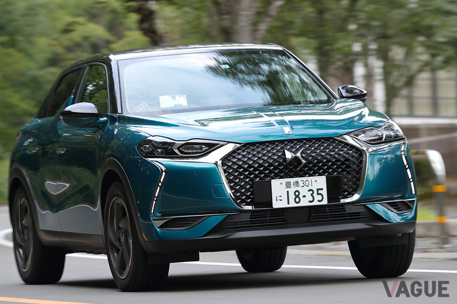DS3クロスバックの走り。トラフィックジャムアシスト付アクティブクルーズコントロールとレーンポジションキープを統合した「DSドライブアシスト」はグランシックグレードに標準装備