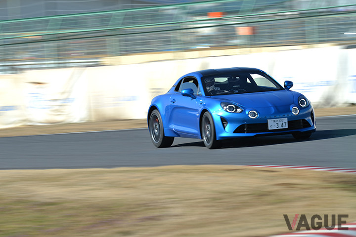 このA110Sのボディカラーは「ブルーアルピーヌM」