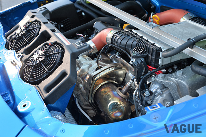 ミッドに搭載された1.8リッター直噴直4ターボエンジン「M5P」。292馬力／320Nmを発生