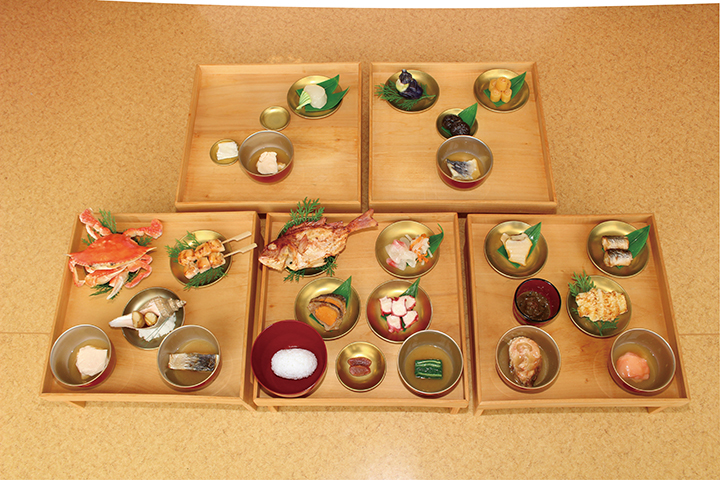 織田信長が徳川家康をもてなした本膳料理（1582（天正10）年5月15日）の再現模型　奥村彪生監修　御食国若狭おばま食文化館蔵