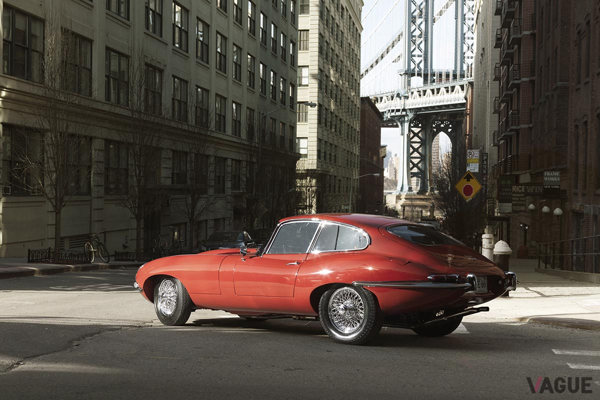 アメリカ市場では「XK150」の後継車であることを強調するべく、とくに「XK-E」と呼ばれていた