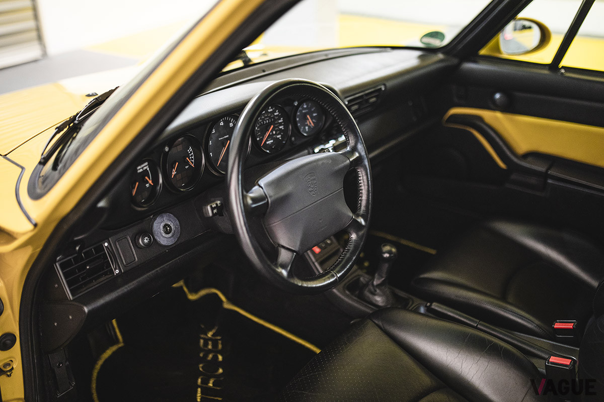 シュトロゼックが手がけたポルシェ「911 カレラ カブリオレ」には、約650万−980万円のエスティメートが掲げられている（C）2021 Courtesy of RM Sotheby's