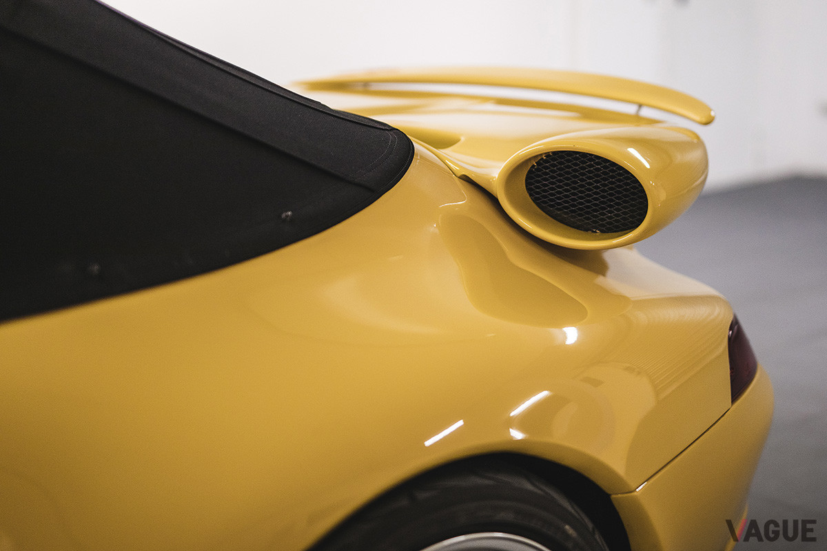シュトロゼックが手がけたポルシェ「911 カレラ カブリオレ」には、約650万−980万円のエスティメートが掲げられている（C）2021 Courtesy of RM Sotheby's