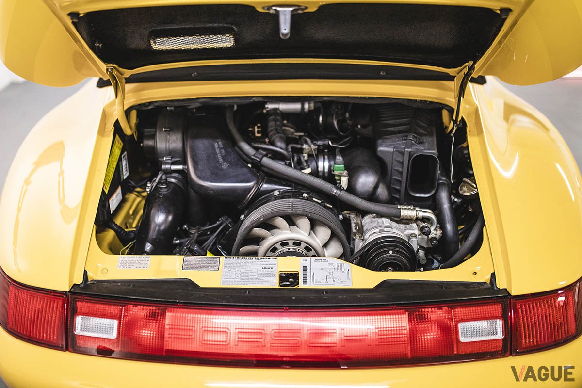 シュトロゼックが手がけたポルシェ「911 カレラ カブリオレ」には、約650万−980万円のエスティメートが掲げられている（C）2021 Courtesy of RM Sotheby's
