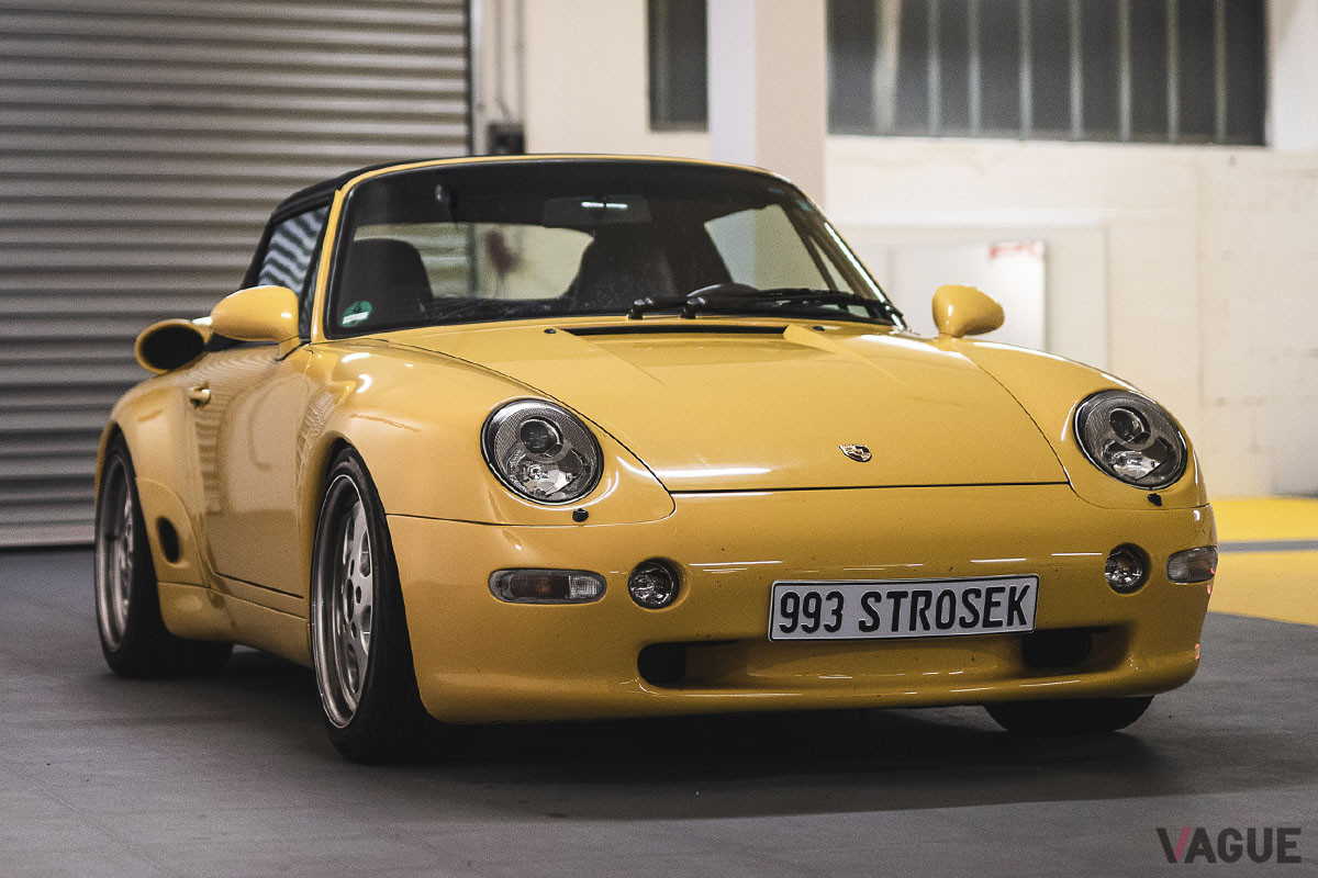 シュトロゼックが手がけたポルシェ「911 カレラ カブリオレ」には、約650万−980万円のエスティメートが掲げられている（C）2021 Courtesy of RM Sotheby's