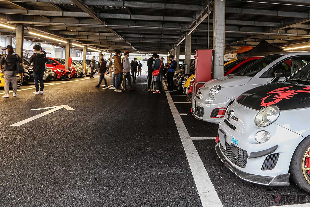 立体駐車場であったので、雨をしのげることができた