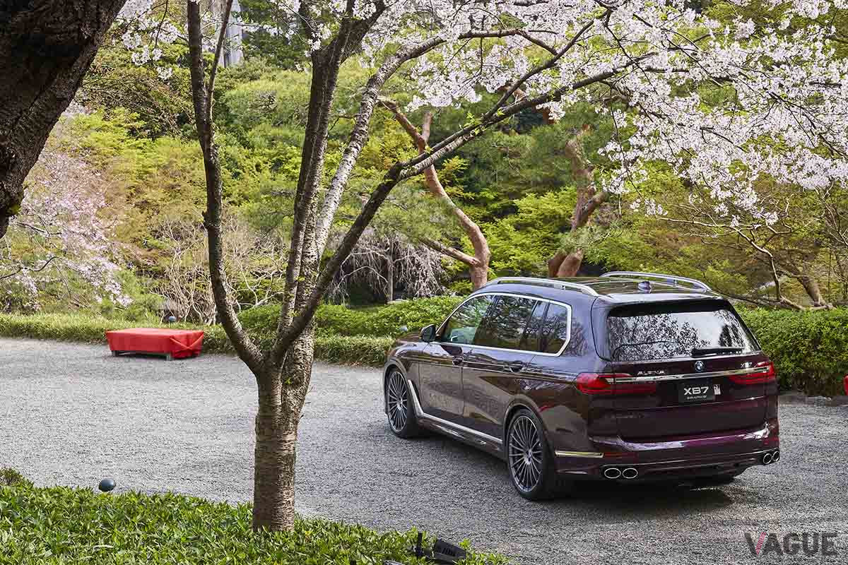 桜が満開の季節に、白金台の八芳園でBMWアルピナ「XB7」の発表会がおこなわれた
