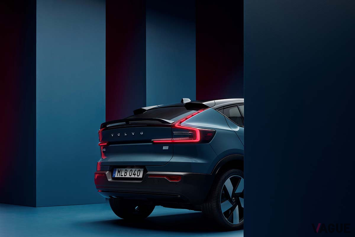 世界初公開されたボルボ新型「C40リチャージ」