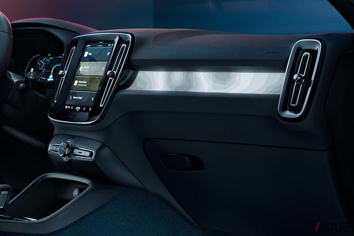 世界初公開されたボルボ新型「C40リチャージ」の室内