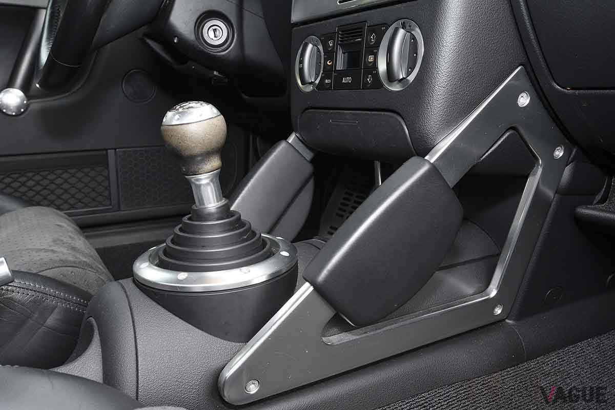 アウディ初代「TT」のトランスミッションは6速MT。日本に来た当初は6速MTのみだった