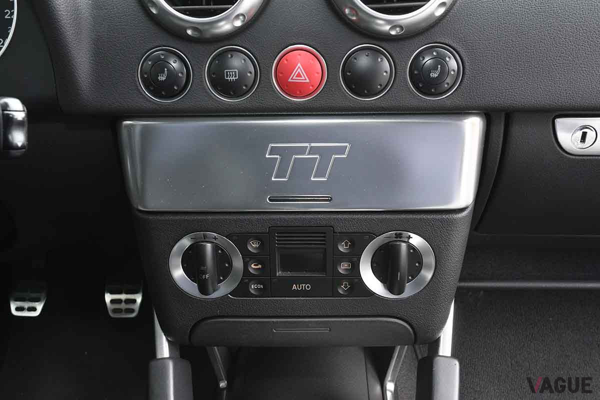 アウディ初代「TT」のロゴ入りリッド