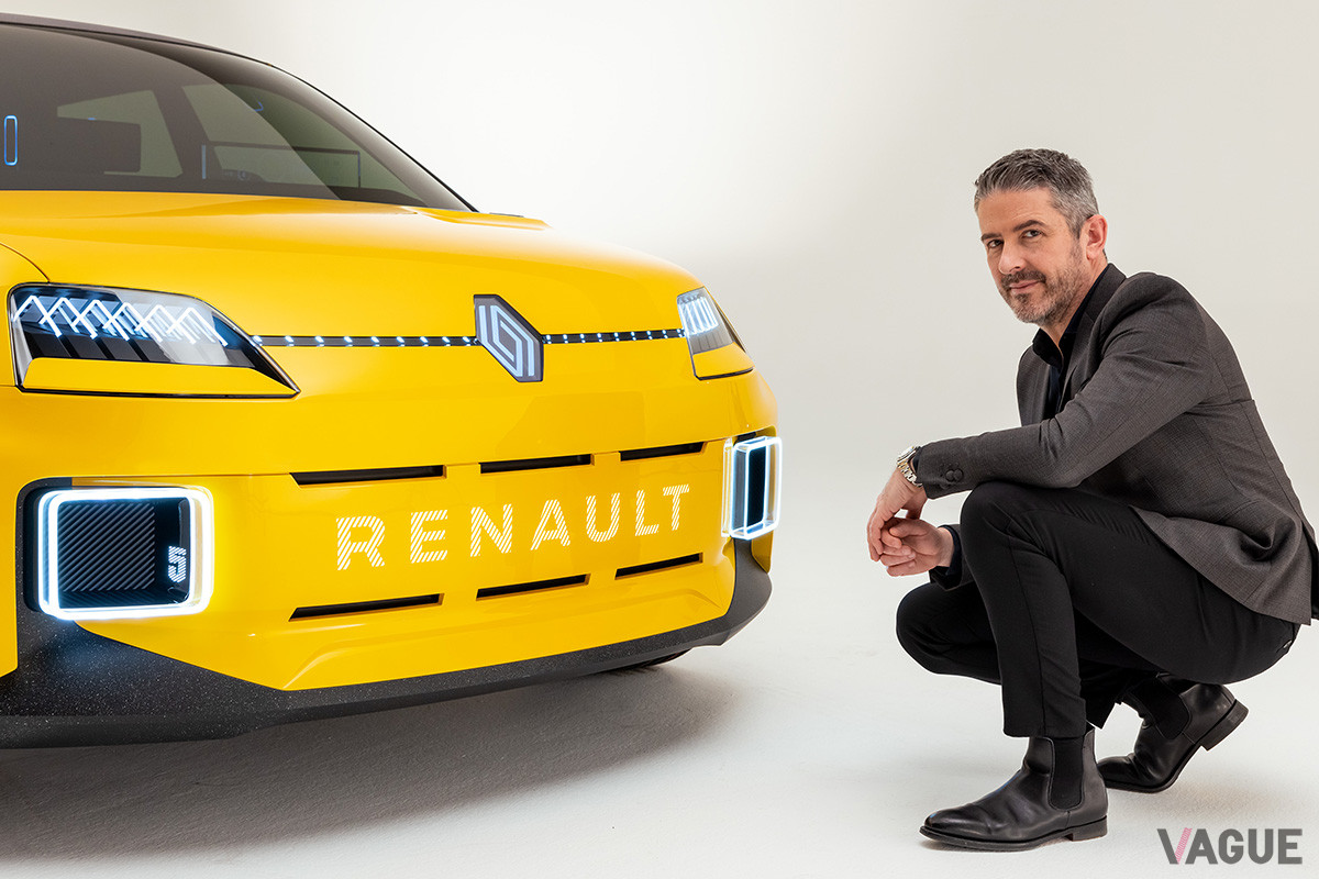 「ルノー5プロトタイプ」とデザイナーのジル・ヴィダル氏
