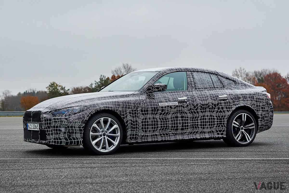 最終走行テストをおこなうBMW初となる4ドアグランクーペタイプの電気自動車（EV）「i4」