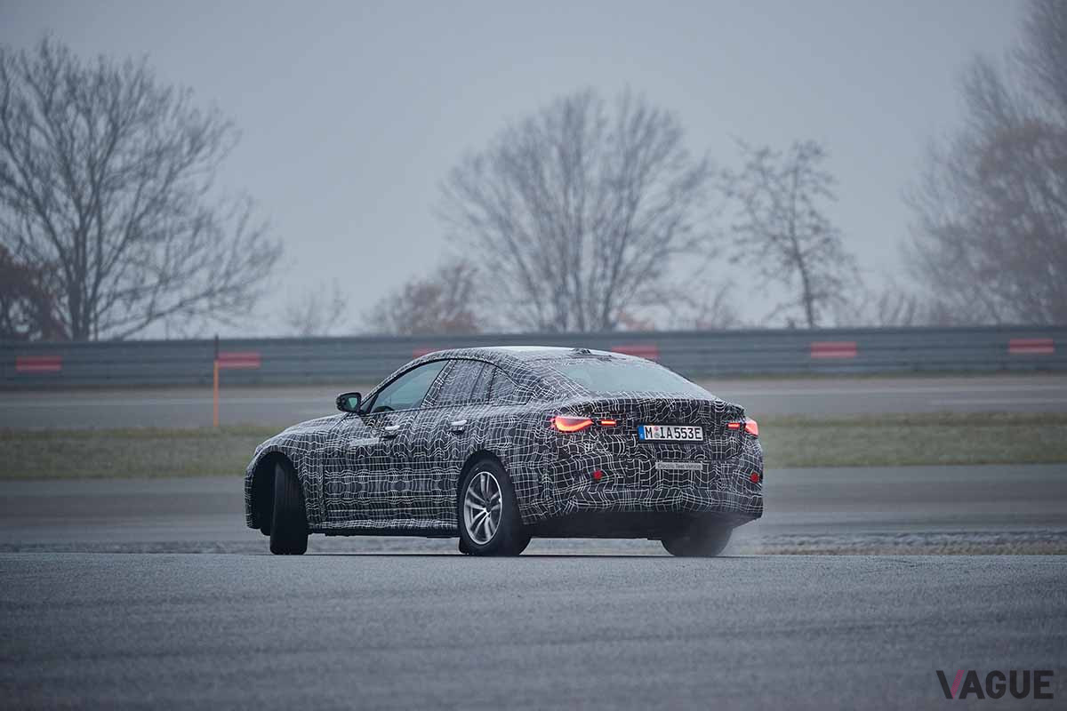 最終走行テストをおこなうBMW初となる4ドアグランクーペタイプの電気自動車（EV）「i4」