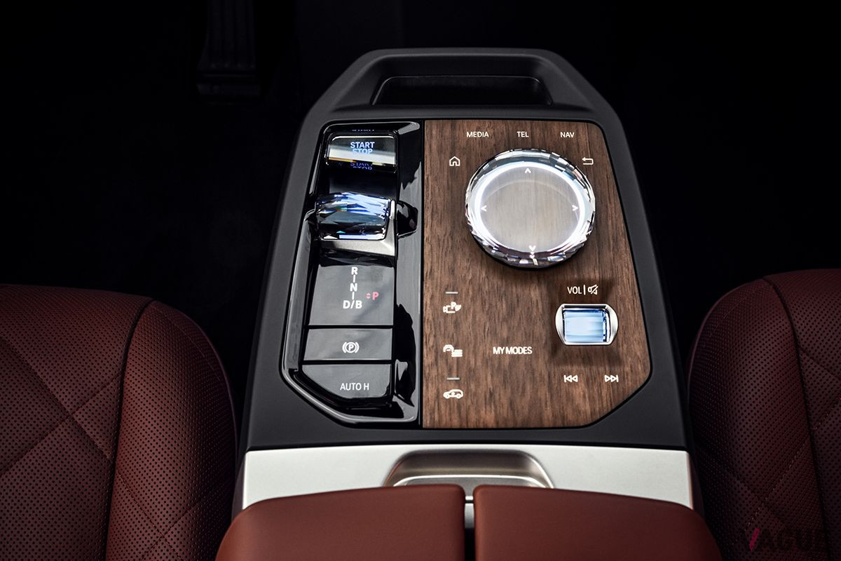 BMW「iX」の新型iDriveコントローラー