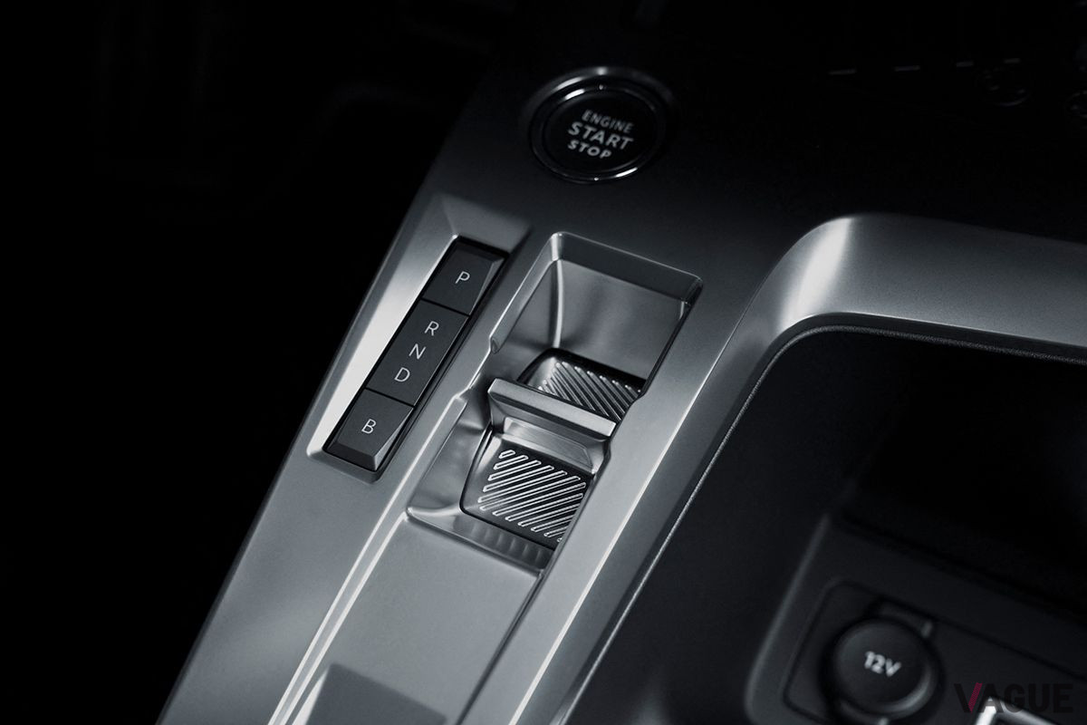 プジョー新型「308」のシフトセレクター
