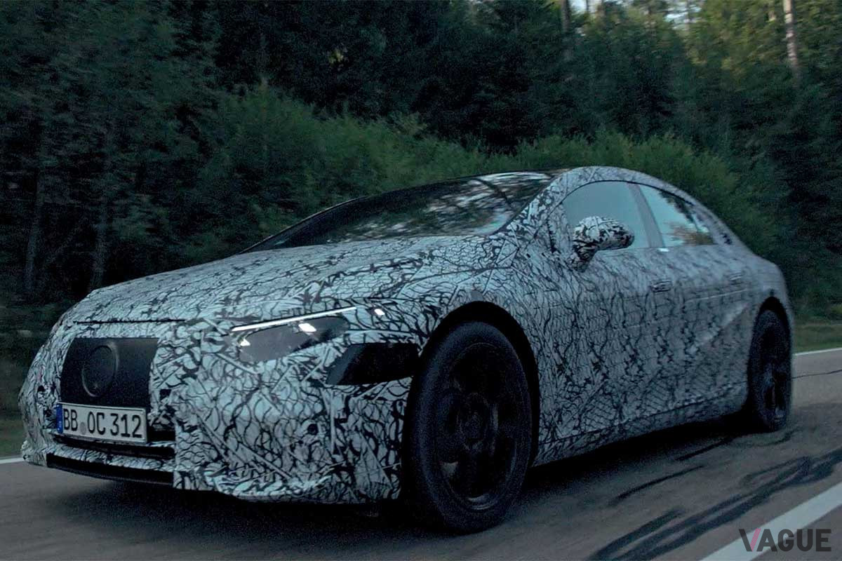 走行テストをおこなうメルセデス・ベンツ新型「EQS」