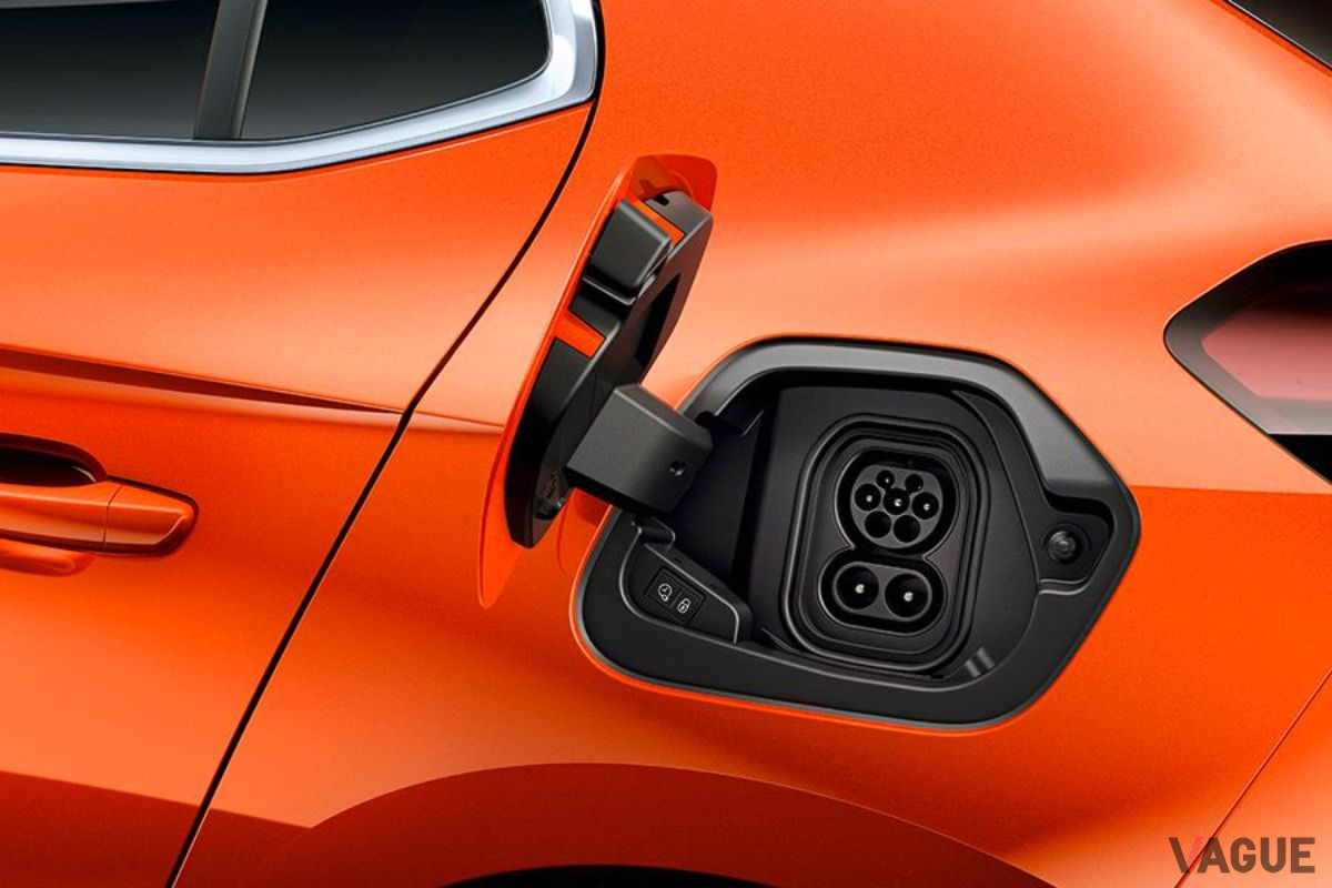 コルサにはフルEV「コルサe」も用意される