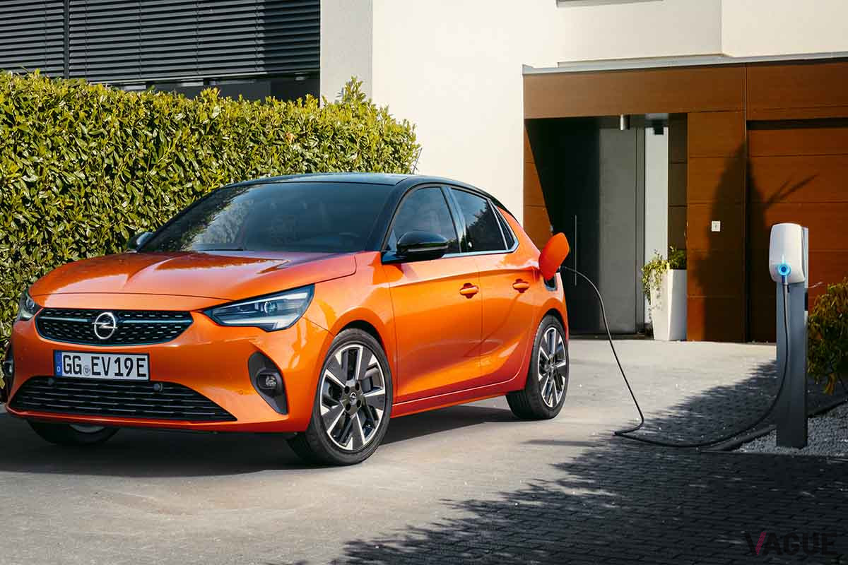 オペル・コルサにはフルEV「コルサe」も用意される