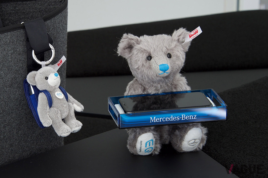「Steiff」とメルセデス・ベンツのコラボアイテムは、ぜひお揃いでプレゼントしたい